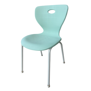 Стул с пластиковым моноблоком